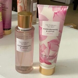POMEGRANATE AND LOTUS VICTORIA SECRET SET
Natural Beauty Body Mist